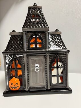 Slatkin Co. Halloween Black Haunted House Candle Luminary Bath & Body Works 2010